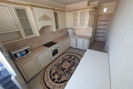 Аренда 3-х кв., 70 кв.м. 4/12