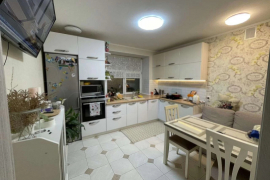 2-к. квартира, 87 м², 4/5 эт.