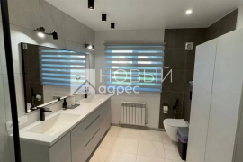 Дом 300 м² на участке 10 сот.