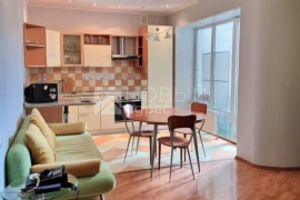 Продается однокомнатная квартира в центре города.