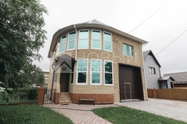 Дом 247,6 м² на участке 7 сот.